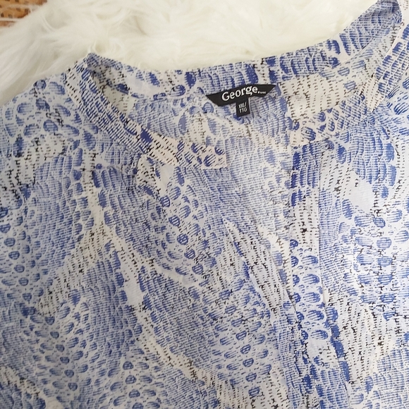 George Snakeskin Short Sleeve Blouse - Picture 2 of 10